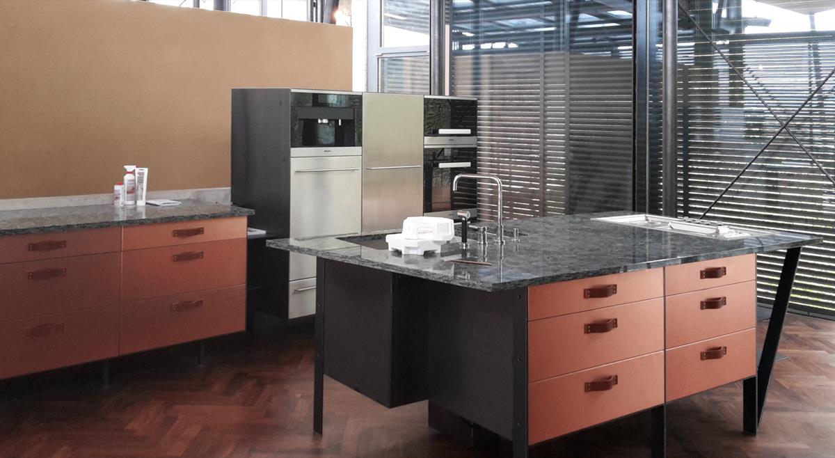 Küche mit Kupferfront