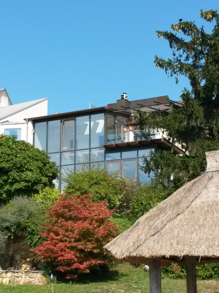 Vorgebaute Glasfassade