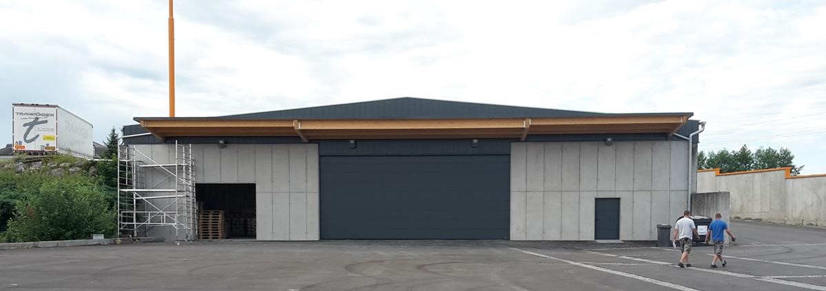 Sektionaltor mit 10 m Breite